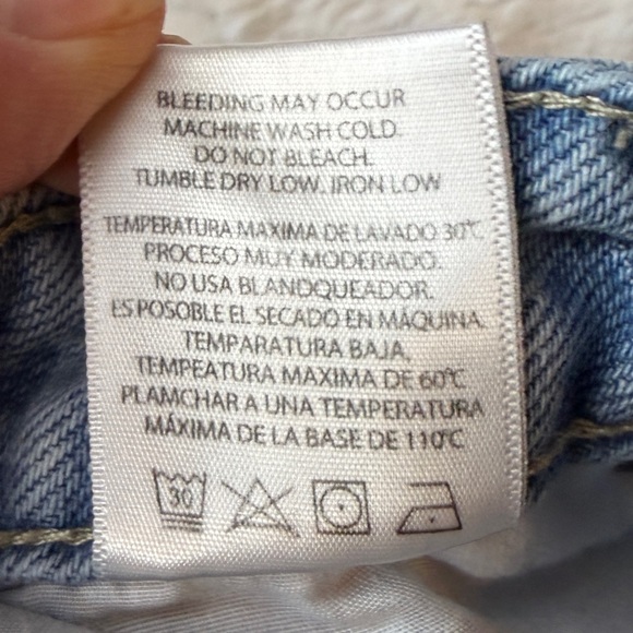 Hidden LA Distressed Denim Shorts Light Wash Size M - FAST SALE - Picture 6 of 7